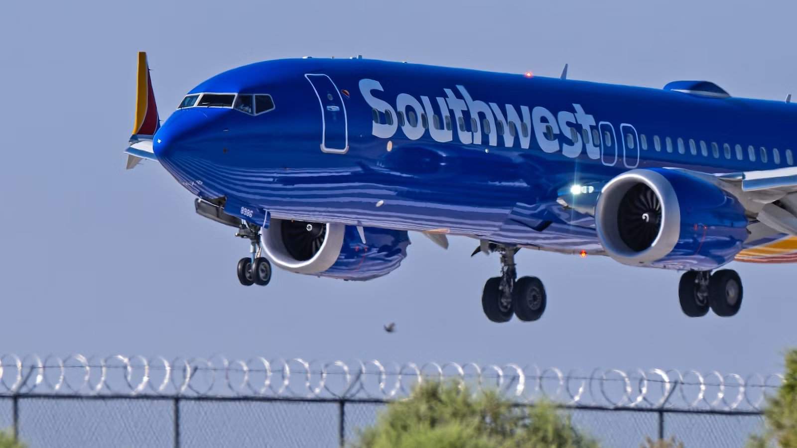 Southwest Airlines 737 landing