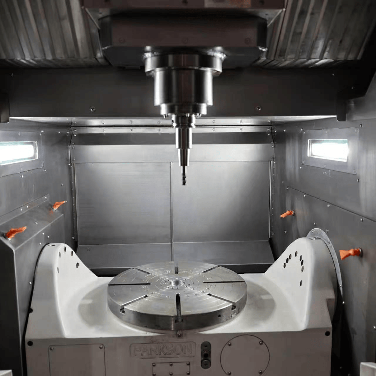 VMC630-5i Doppelsäulen-Vertikalfräsmaschine mit Wiege und 5-Achs-Simultanbearbeitung