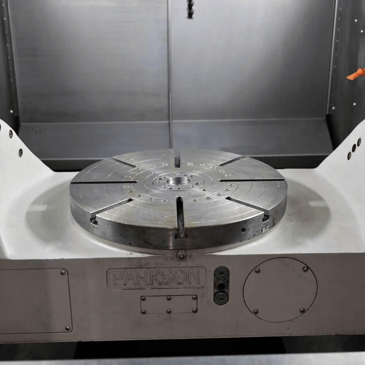 VMC630-5i Doppelsäulen-Vertikalfräsmaschine mit Wiege und 5-Achs-Simultanbearbeitung