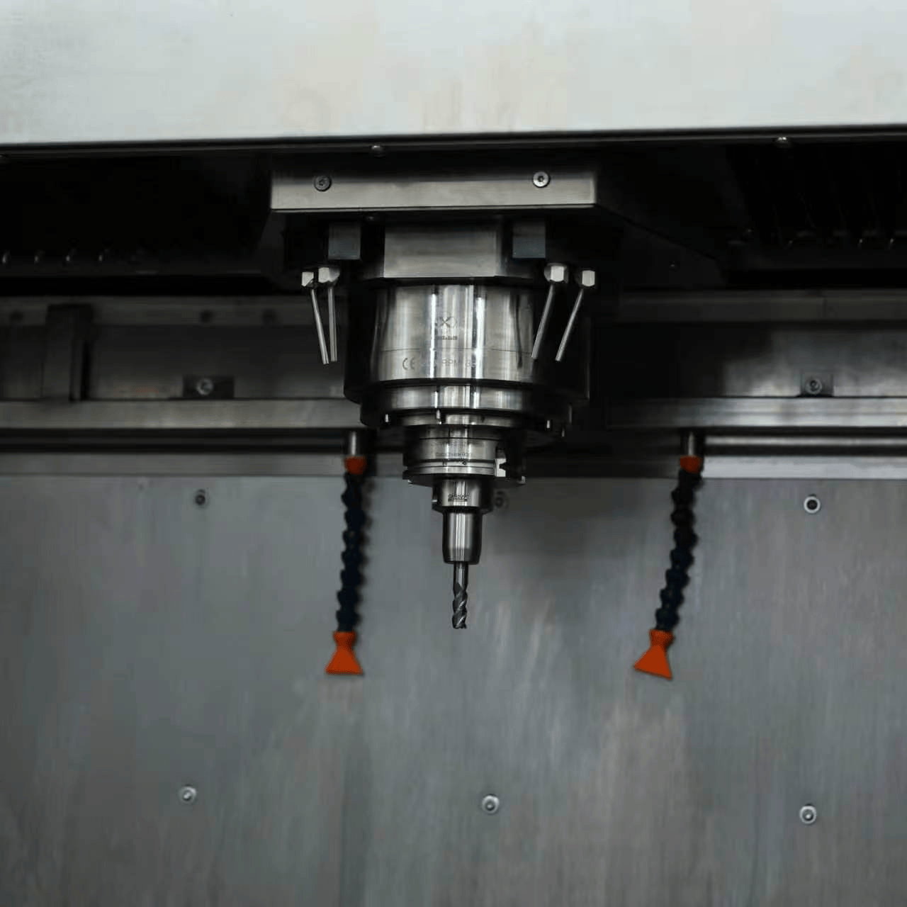 VMC800-5i Doppelsäulen-Vertikalschwingen-5-Achs-Bearbeitungszentrum