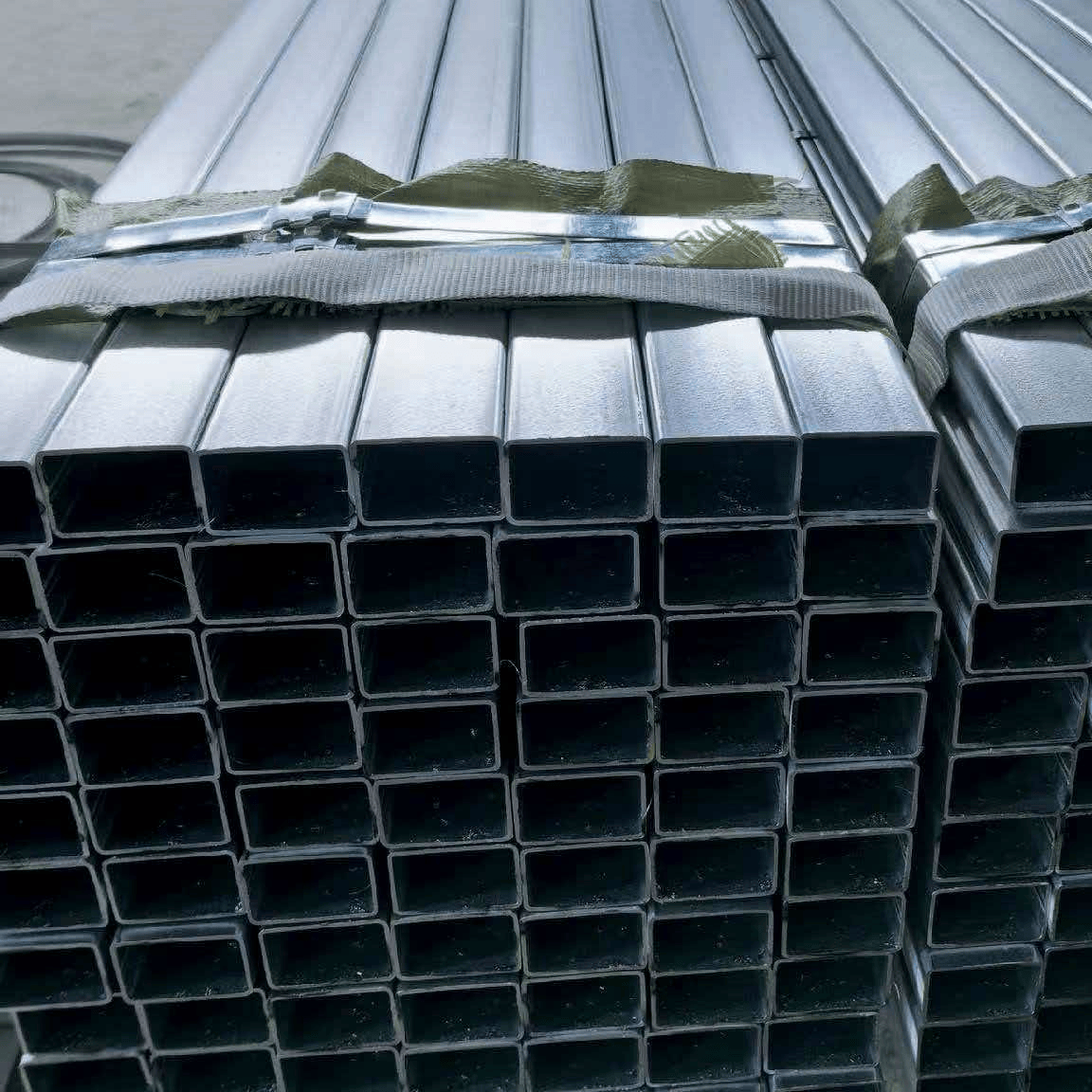 Труба квадратная из цинк-алюминий-магниевого сплава - Tianjin XinShuo Fengda Steel Co., Ltd.