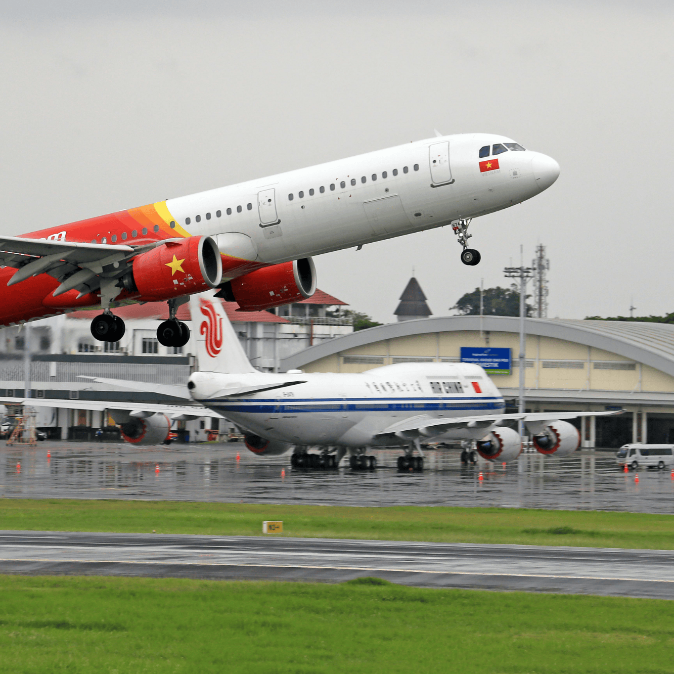 C919大飞机1比1模型网红灯光夜景打卡款 - 启东市飞侠航空科技有限公司