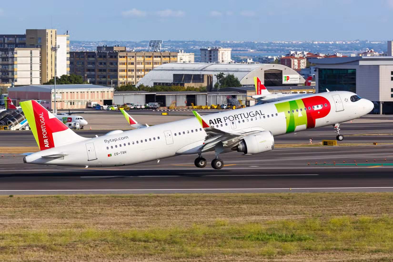 Descolagem do A321LR da TAP Air Portugal