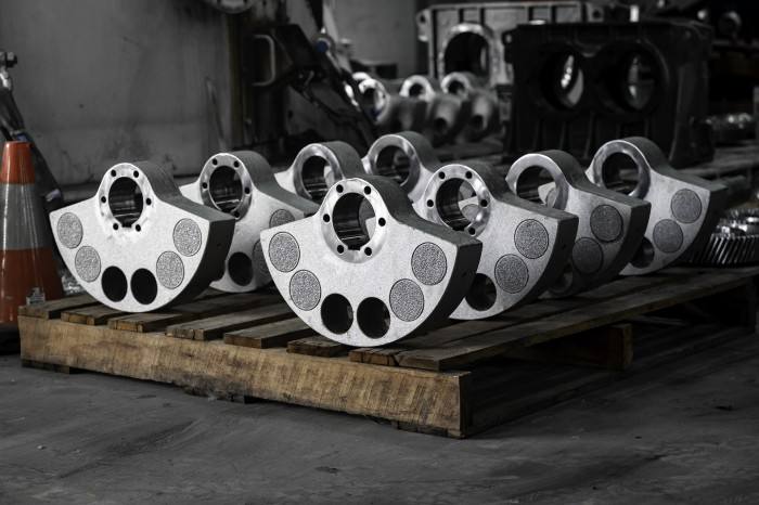 Pièces de rechange pour criblage : parois latérales, traverses, poutres d'excitation, ressorts d'amortissement - AURY (TIANJIN) INDUSTRY GROUP CO., LTD.